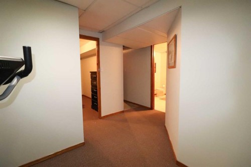186 8 Street West, Cardston, AB - Indoor Photo Showing Other Room
