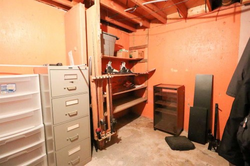 186 8 Street West, Cardston, AB - Indoor