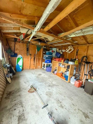 186 8 Street West, Cardston, AB - Indoor Photo Showing Garage