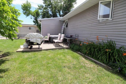 186 8 Street West, Cardston, AB - Outdoor With Exterior