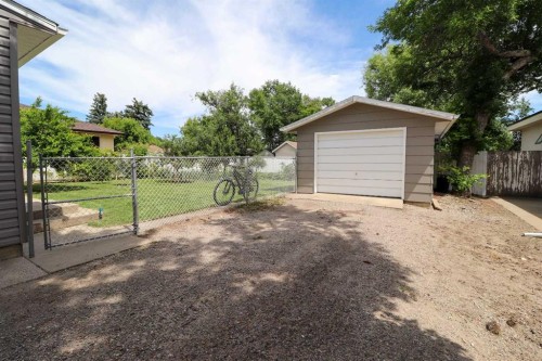 186 8 Street West, Cardston, AB - Outdoor With Exterior