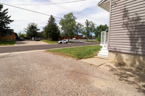 186 8 Street West, Cardston, AB - Outdoor