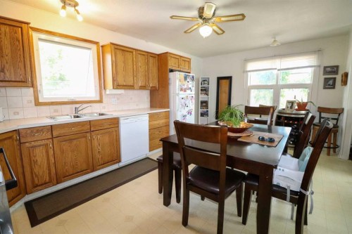 186 8 Street West, Cardston, AB - Indoor