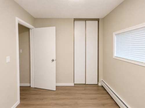 301-405 Columbia Boulevard, Lethbridge, AB 
