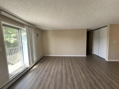301-405 Columbia Boulevard, Lethbridge, AB 