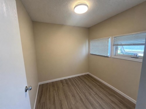 301-405 Columbia Boulevard, Lethbridge, AB 