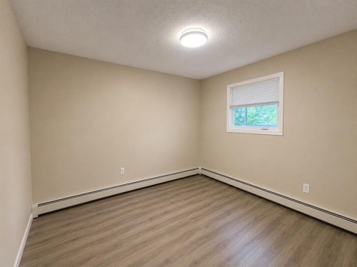 301-405 Columbia Boulevard, Lethbridge, AB 