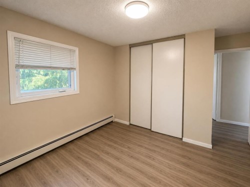 301-405 Columbia Boulevard, Lethbridge, AB 