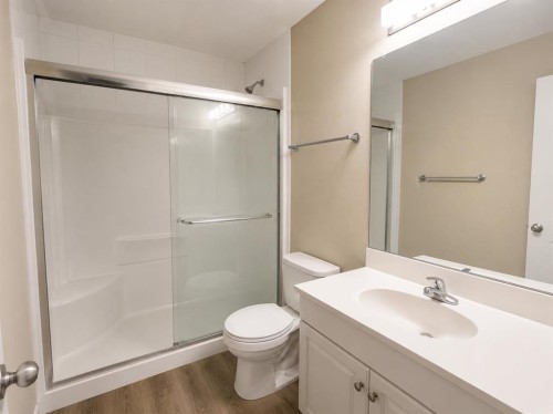 301-405 Columbia Boulevard, Lethbridge, AB 