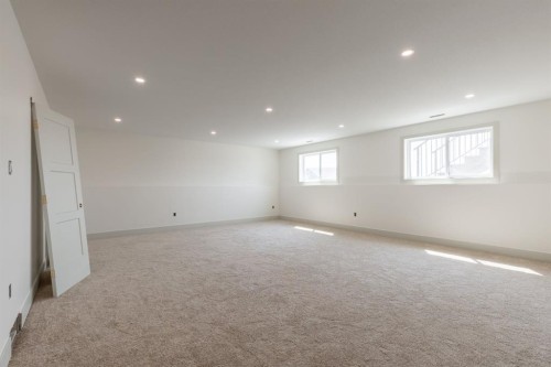 902 Willow Lane, Fort Macleod, AB - Indoor Photo Showing Other Room