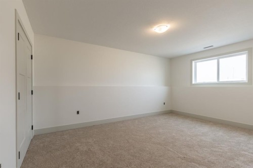 902 Willow Lane, Fort Macleod, AB - Indoor Photo Showing Other Room