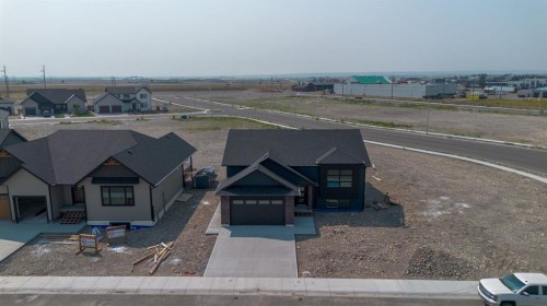 902 Willow Lane, Fort Macleod, AB - Outdoor With Facade