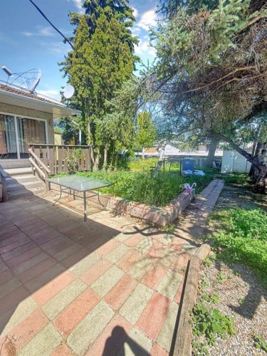 2411 5 Avenue North, Lethbridge, AB 
