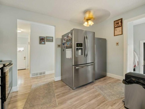 66 Pheasant Road North, Lethbridge, AB - Indoor