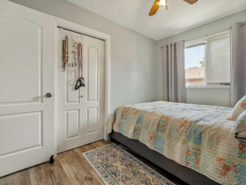 66 Pheasant Road North, Lethbridge, AB - Indoor Photo Showing Bedroom