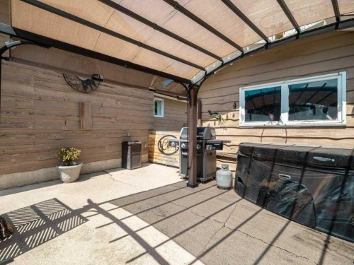 66 Pheasant Road North, Lethbridge, AB - Outdoor With Exterior
