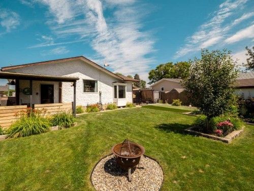 66 Pheasant Road North, Lethbridge, AB - Outdoor