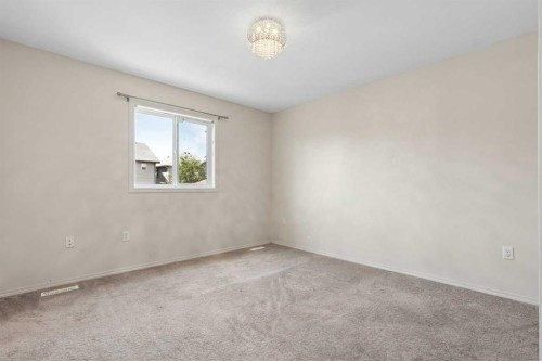 136 Mt Sundance Crescent West, Lethbridge, AB - Indoor Photo Showing Other Room