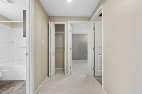 136 Mt Sundance Crescent West, Lethbridge, AB - Indoor Photo Showing Other Room