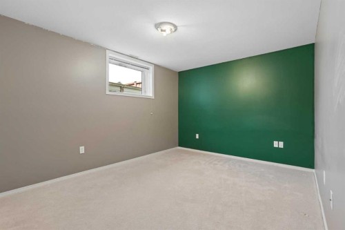 136 Mt Sundance Crescent West, Lethbridge, AB - Indoor Photo Showing Other Room