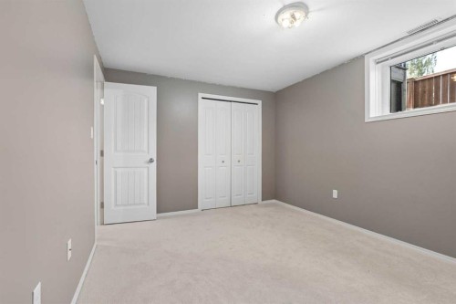 136 Mt Sundance Crescent West, Lethbridge, AB - Indoor Photo Showing Other Room