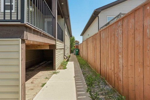 136 Mt Sundance Crescent West, Lethbridge, AB - Outdoor With Exterior