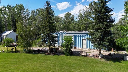 737 2 Street West, Cardston, AB - Outdoor