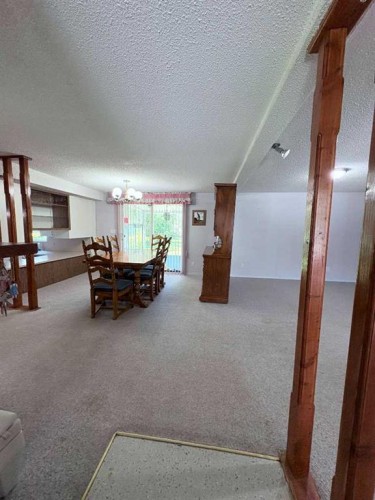 737 2 Street West, Cardston, AB - Indoor Photo Showing Other Room