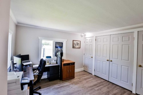 431 3 Street North, Vulcan, AB - Indoor Photo Showing Office