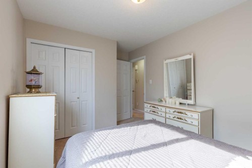 187 Cougar Way North, Lethbridge, AB 