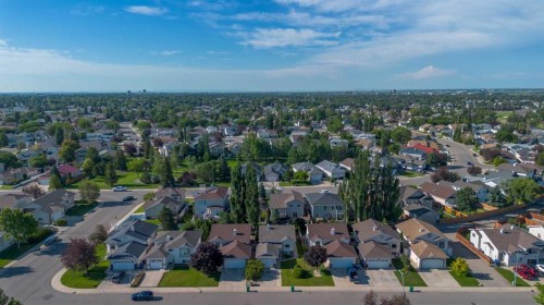 187 Cougar Way North, Lethbridge, AB 