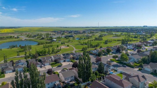 187 Cougar Way North, Lethbridge, AB 