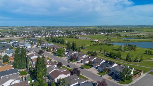 187 Cougar Way North, Lethbridge, AB 