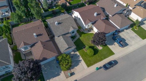 187 Cougar Way North, Lethbridge, AB 