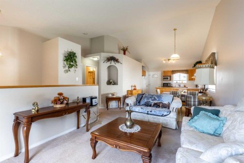187 Cougar Way North, Lethbridge, AB 