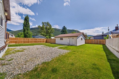1809 129 Street, Blairmore, AB 