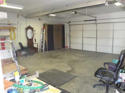 94 Heritage Lane West, Lethbridge, AB - Indoor Photo Showing Garage