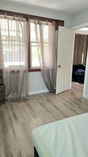 1815 1 Avenue North, Lethbridge, AB - Indoor