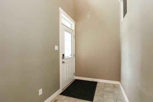567 Moonlight Lane West, Lethbridge, AB - Indoor Photo Showing Other Room