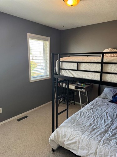 34 Riverbrook Close West, Lethbridge, AB - Indoor Photo Showing Bedroom