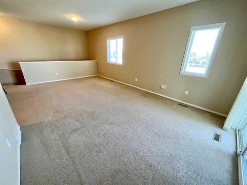 7-137 Silkstone Road West, Lethbridge, AB 