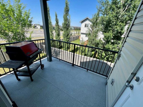 7-137 Silkstone Road West, Lethbridge, AB 