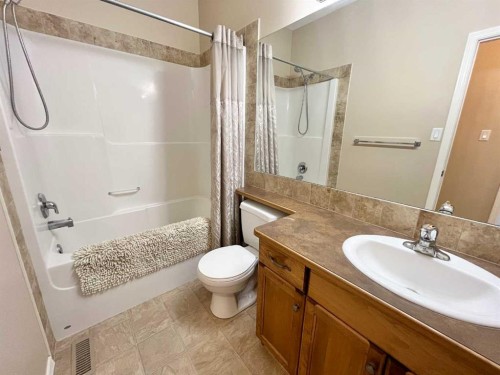 7-137 Silkstone Road West, Lethbridge, AB 