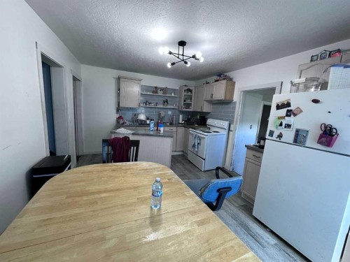 225 2 Avenue West, Cardston, AB 