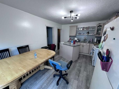 225 2 Avenue West, Cardston, AB 