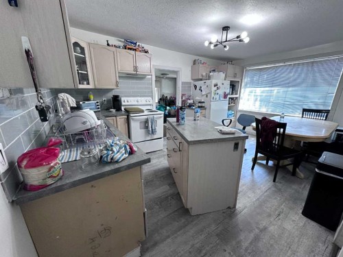 225 2 Avenue West, Cardston, AB 