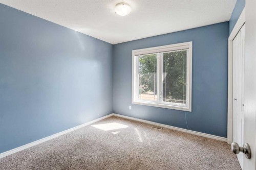 350 Mt Sunburst Way West, Lethbridge, AB - Indoor Photo Showing Other Room
