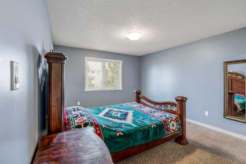 350 Mt Sunburst Way West, Lethbridge, AB - Indoor Photo Showing Bedroom