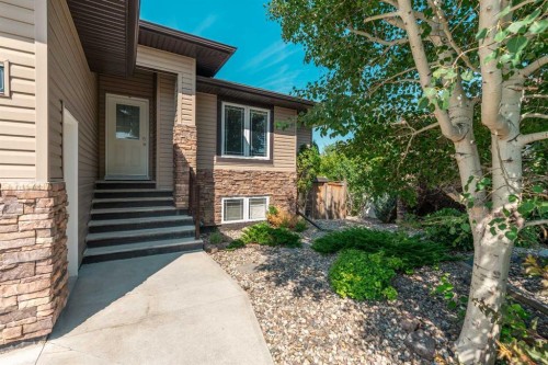 350 Mt Sunburst Way West, Lethbridge, AB - Outdoor