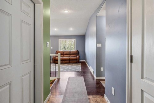 350 Mt Sunburst Way West, Lethbridge, AB - Indoor Photo Showing Other Room